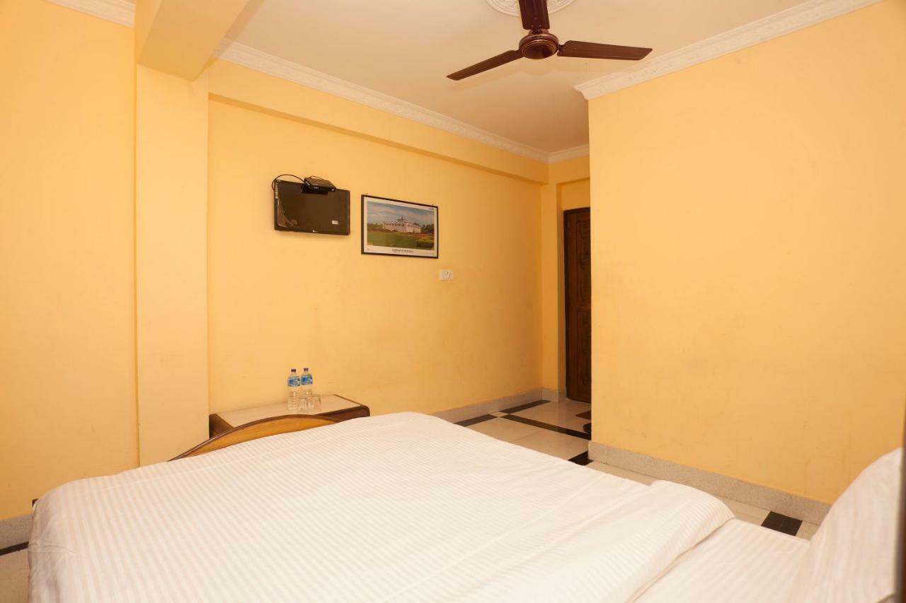 Spot On 397 Hotel Triveni Guest House Catmandu Exterior foto